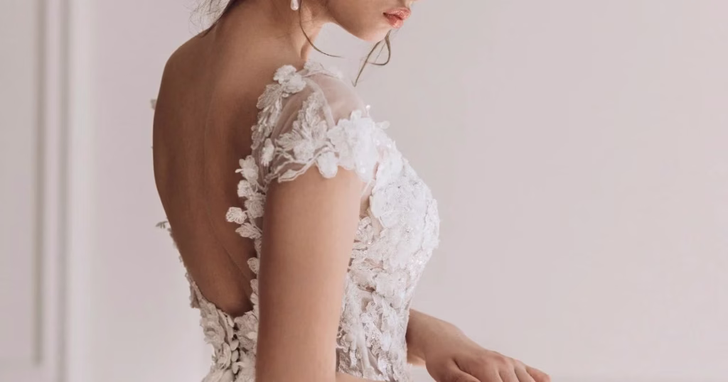 simple lace bridal gowns